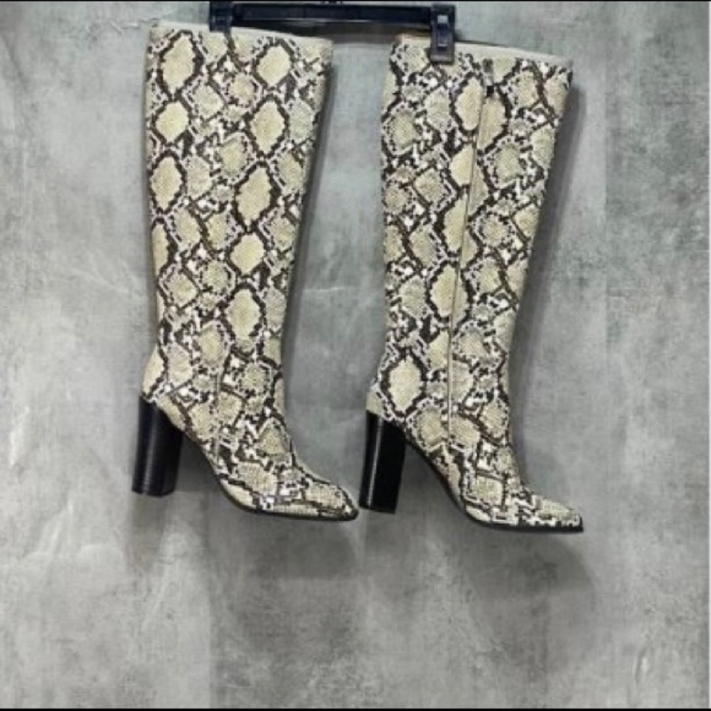 KENNETH COLE BOOTS - Picture 3 of 6